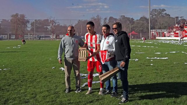 Un exjugador de Central cumplió con su sueño de volver a casa y debutó con la 5 de Alumni