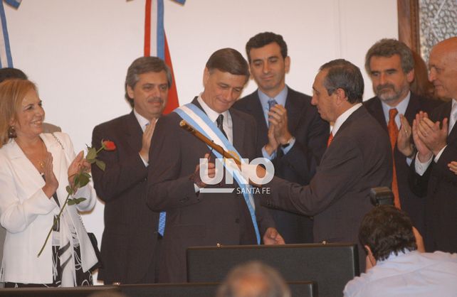 La foto histórica de la asunción de Binner como gobernador y un discurso con avisos de cambios