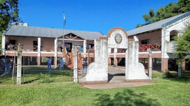 La Escuela. Nº 26 Leandro N. Alem se ubica en la Segunda Sección de Islas