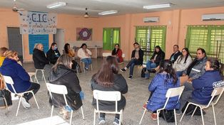 Encuentro en el Centro de Integración Comunitaria (CIC) de Barrio La Floresta, en Paraná.&nbsp;