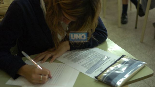 Otra vez. Anuncian cambios que carecen de debate público o de devolución de actores del sistema.