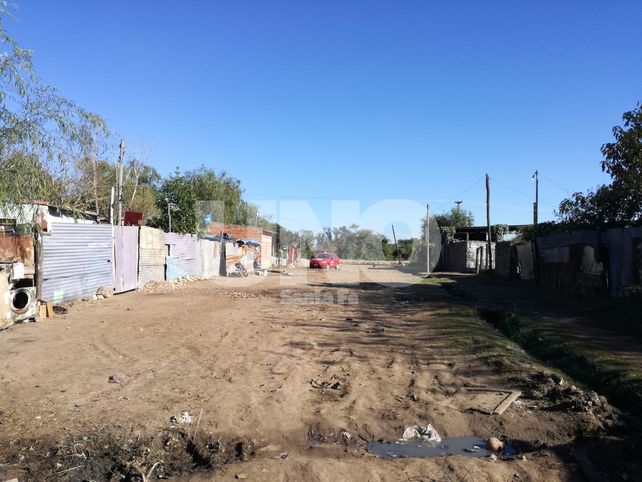 Un comedor alimenta a más de 300 personas a pesar de no tener gas, iluminación, ni agua potable