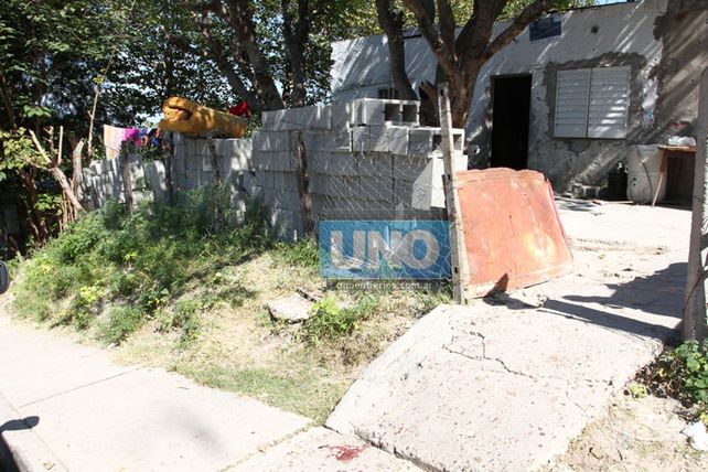 Byron Magallanes murió de un disparo en la cabeza en su casa de calle Los Los Minuanes II y Gianelli del barrio Anacleto Medina. Foto UNO/Diego Arias