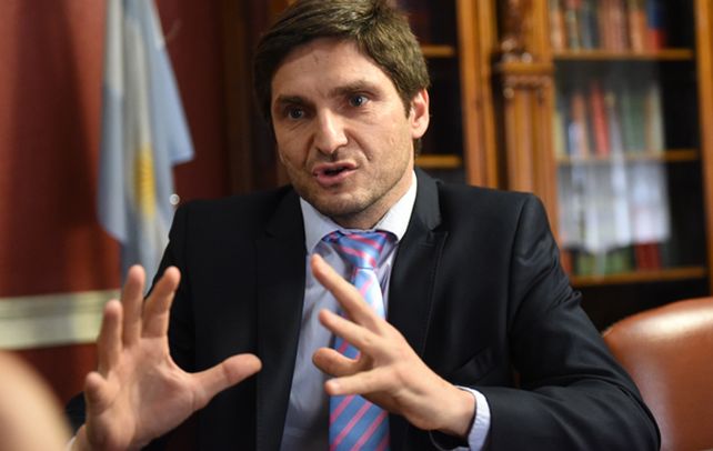 decidido-maximiliano-pullaro-dijo-que-sometera-la-policia-un-control-permanente-y-que-hara-un-censo-