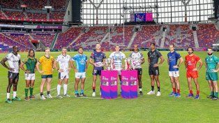 Santiago Mare presente en la foto de capitanes en el flamante Kai Tak Sports Park.