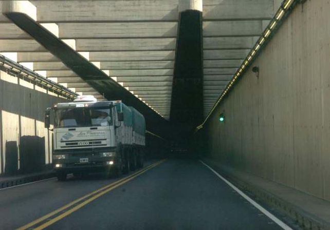 Agentes de API realizan controles en el Túnel Subfluvial exigiendo el COT