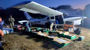 Golpe al narcotráfico en el departamento Vera: interceptan una aeronave con 400 kilos de cocaína y hay ocho detenidos