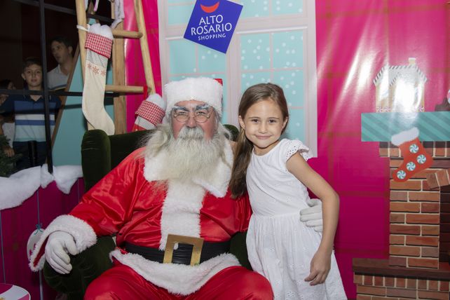 Papá Noel e Isabella Vacesillo&nbsp;