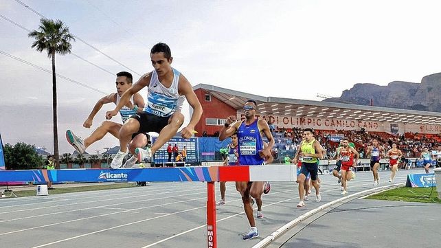 El entrerriano Marcos Julián Molina logró el tercer lugar en los 3.000 metros con obstáculos.