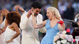 El artista principal y Lady Gaga bailaron durante el entretiempo del Super Bowl.