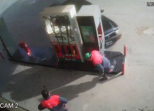 San Justo: playero se salvó de milagro cuando un cliente intentó huir sin pagar