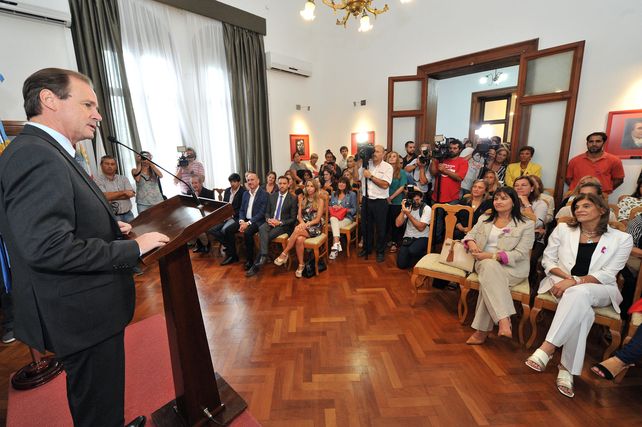 #8M Bordet reafirmó su compromiso de trabajar por la igualdad de género