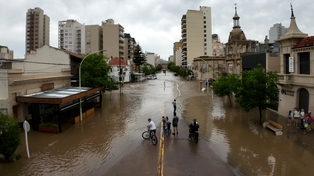Bahía Blanca, bajo agua tras el temporal de este viernes.