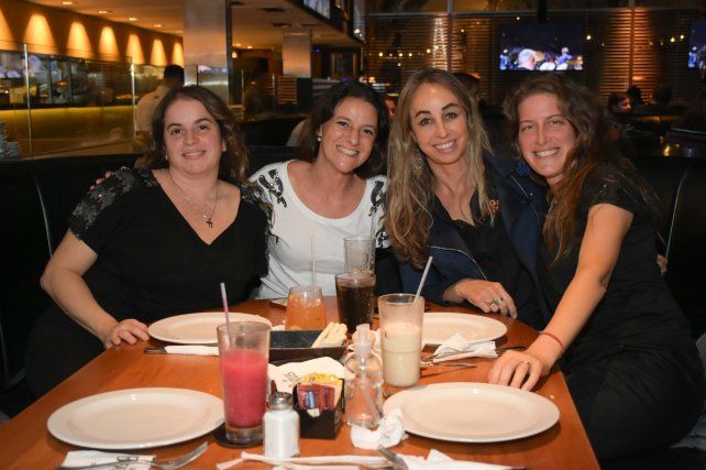 Betiana Pruss, Alejandra Rajmil, Andrea Feldman y Jennifer Kracoff.
