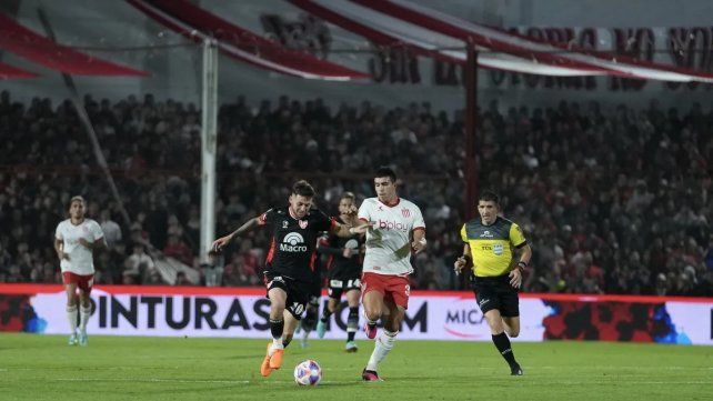 Instituto va por el triunfo ante Estudiantes para acortarle distancia al líder Vélez