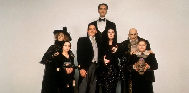 Barry Sonnenfeld dirigió una nueva versión en 1991 protagonizada por Anjelica Huston