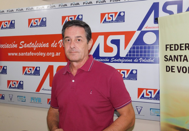 Fabi&aacute;n Bochatay es el presidente de la Federaci&oacute;n Santafesina de V&oacute;leibol (FSV).