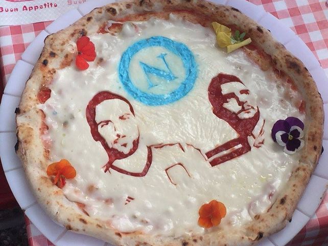 En Nápoles ofrecen una promoción de pizzas si Pipita Higuaín se lesiona jugando para la Juve