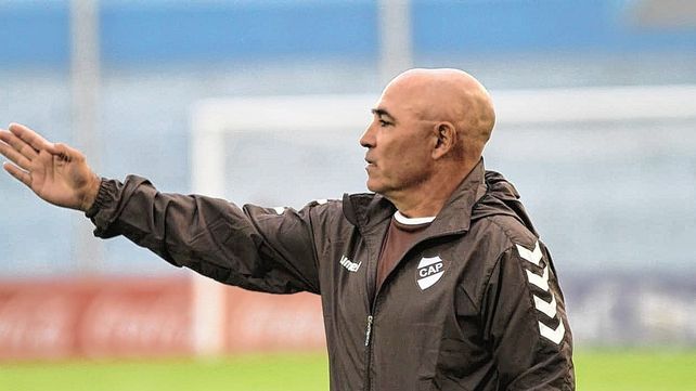 Platense debe buscar DT tras la salida de Llop y uno que figura en la lista es Madelón