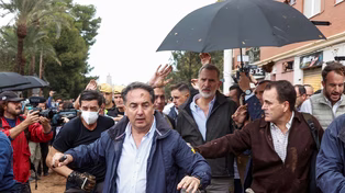 El presidente español Pedro Sánchez visitó, varios días después, la zona del desastre. Sus custodios debieron sacarlo del lugar. Eva Manez (REUTERS)