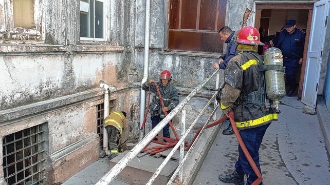 Sofocaron un incendio en un sector del hospital San Martín