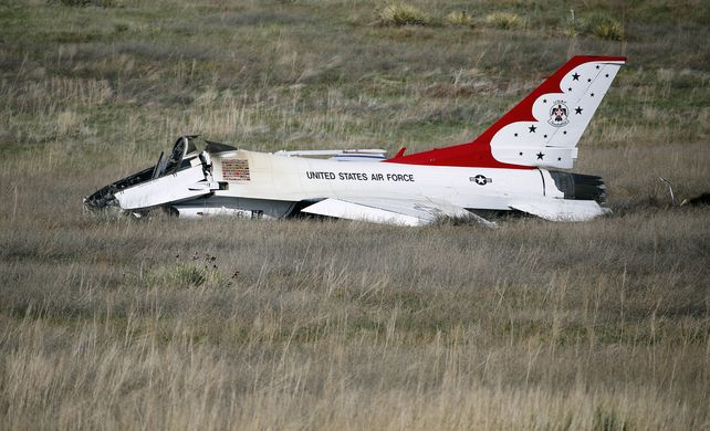 trágico. Estado en que quedó la aeronave que piloteaba el malogrado piloto.