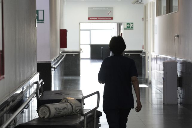 Subió 86 por ciento el promedio de muertos diarios por coronavirus en una semana en la Argentina