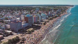 Millones de turistas argentinos se aventuraron a recorrer playas y destinos nacionales esta temporada 2026.
