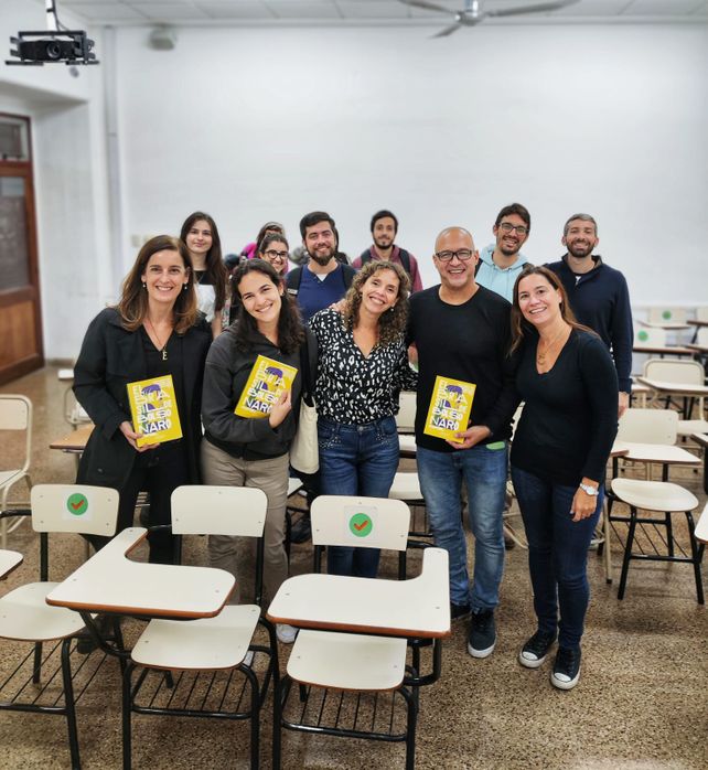 Presentan un libro sobre el fenómeno político y el gobierno de Bolsonaro en Brasil