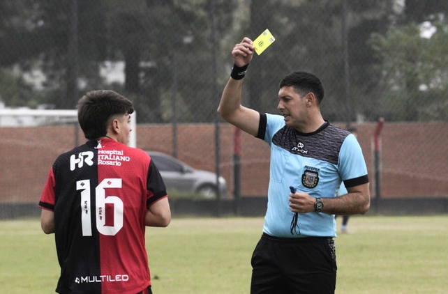 Newells y Central disputan siete clásicos en inferiores de Rosarina en el Centro Griffa. Foto: Sebastián Suárez Meccia (La Capital)