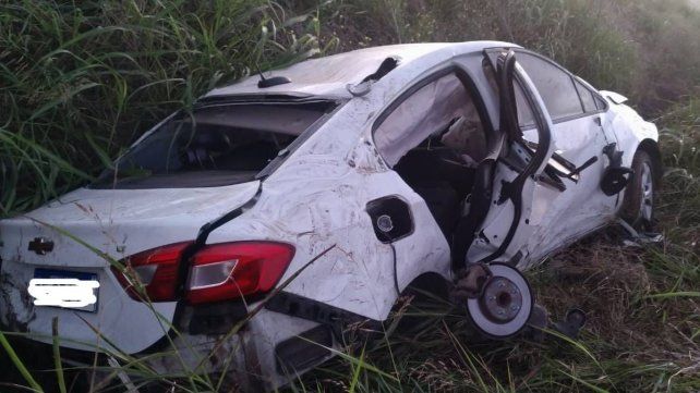 Milagro en Ruta 18: despistó un vehículo y quedó en un zanjón de la Autovía