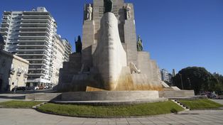 A días de inaugurada la restauración, siguen las obras en el Monumento a la Bandera