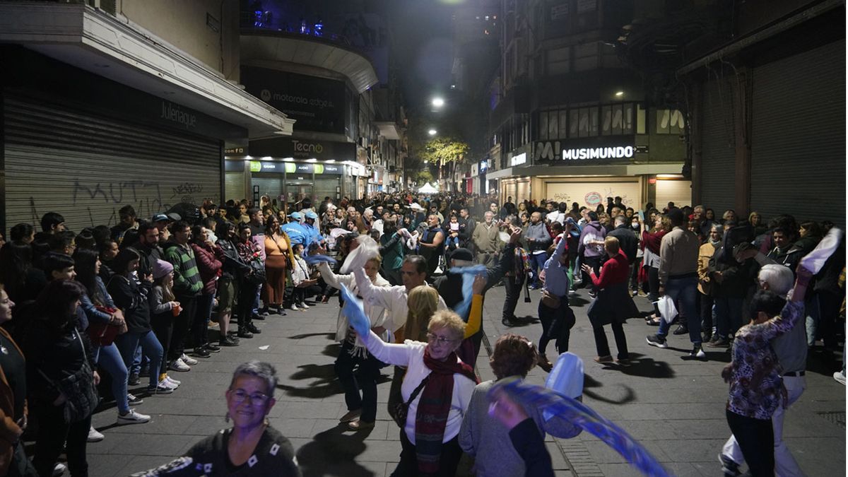Noche de las Peatonales otra exitosa edición con los sentidos