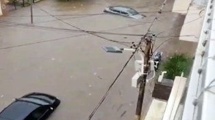 Fuertes y abundantes lluvias anegaron calles y avenidas en la provincia vecina.&nbsp;