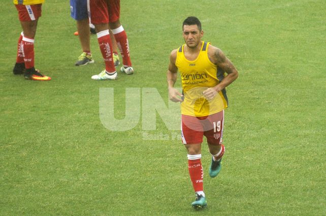 Martín Rivero sería el reemplazante de Nelson Acevedo en el mediocampo