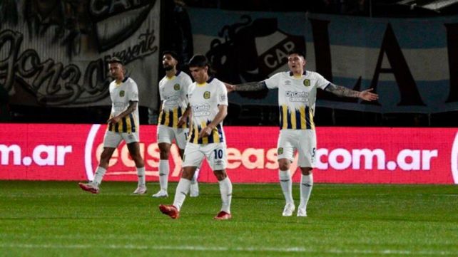 Resignación de los jugadores de Central. El equipo de Matías Lequi volvió a entrar dormido