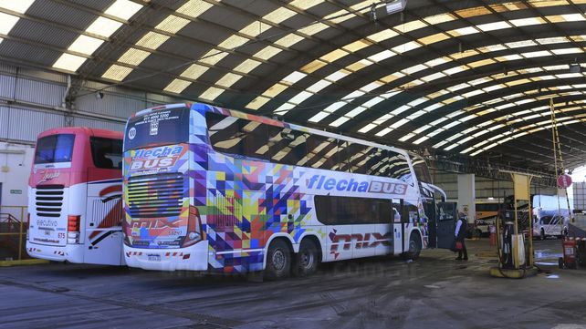 Frente a Flecha Bus protestaron por el despido de 37 trabajadores