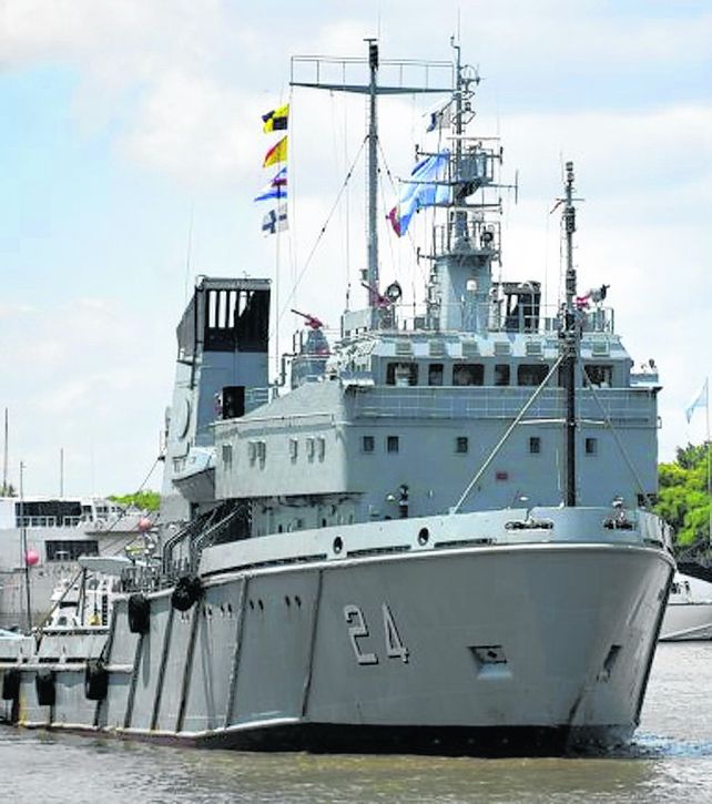 A navegar. El aviso Puerto Argentino abastecerá a las bases más lejanas.