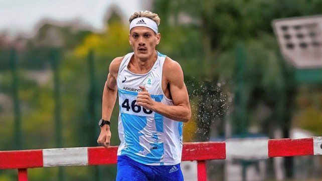 Carlos Johnson de Monte Vera se impuso en la prueba de 3.000 metros con obstáculos que se desarrolló en Entre Ríos.