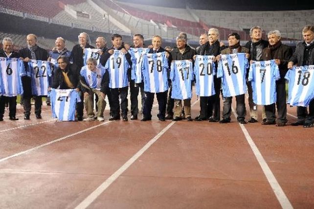 Omar Larrosa.Campeón Mundial con la Selección Argentina en FIFA World Cup  Argentina 1978. Campeón con Boca …