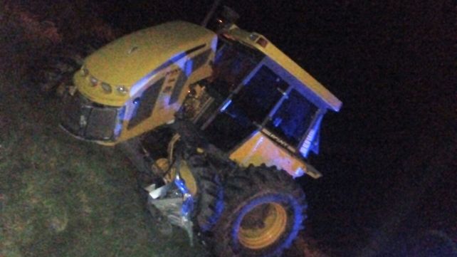 Impresionante accidente entre un camión y un tractor sobre la ruta provincial Nº1