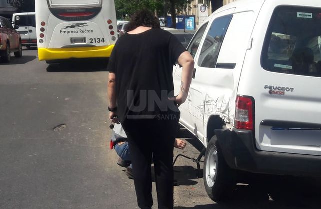 Un colectivo perdió el control por un desperfecto mecánico en San Jerónimo al 3500