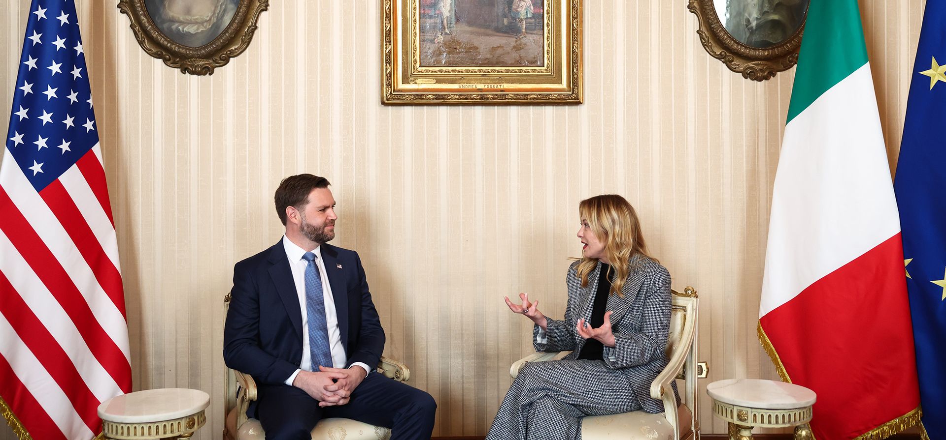 La primera ministra italiana, Giorgia Meloni y el vicepresidente estadounidense, J. D. Vance, se reúnen bilateralmente durante su visita a los Juegos Olímpicos de Invierno de 2026 en Milán, Italia, el viernes 6 de febrero de 2026. (Kevin Lamarque/Pool Photo vía AP) La primera ministra italiana, Giorgia Meloni y el vicepresidente estadounidense, J. D. Vance, se reúnen bilateralmente durante su visita a los Juegos Olímpicos de Invierno de 2026 en Milán, Italia, el viernes 6 de febrero de 2026. (Kevin Lamarque/Pool Photo vía AP)