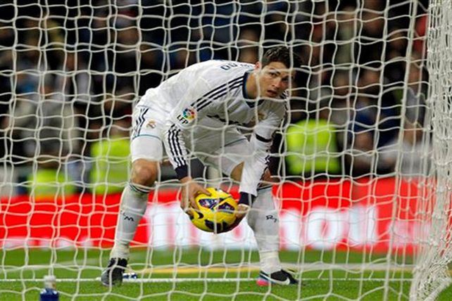 United ofrece 73 millones y dos jugadores por Ronaldo
