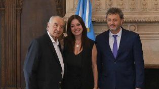 Armando Cavalieri junto a Sandra Pettovello (ministra de Capital Humano) y Omar Yasin (secretario de Trabajo).