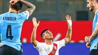 Perú venció a Uruguay en el final.