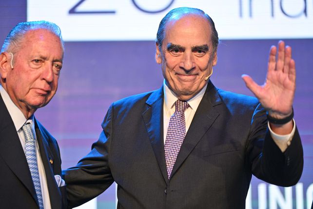 Cumbre. Daniel Funes de Rioja y Guillermo Francos en la UIA.