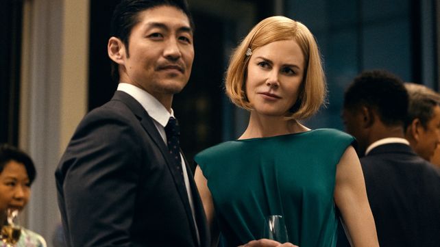 Brian Tee y Nicole Kidman interpretan a una pareja de estadounidenses radicados en la ciudad asiática.