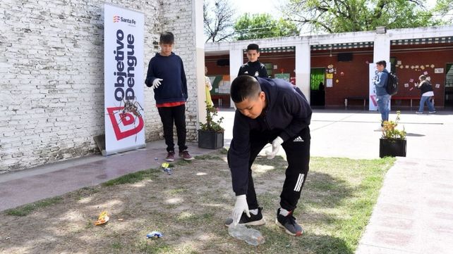 Objetivo Dengue en Santa Fe: comenzaron los operativos de descacharrado en las escuelas de la Provincia