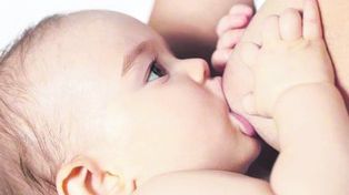 La lactancia materna reduce el riesgo de enfermedades